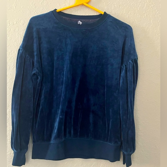 7/10🔥Gilligan sweatshirt - Picture 1 of 6